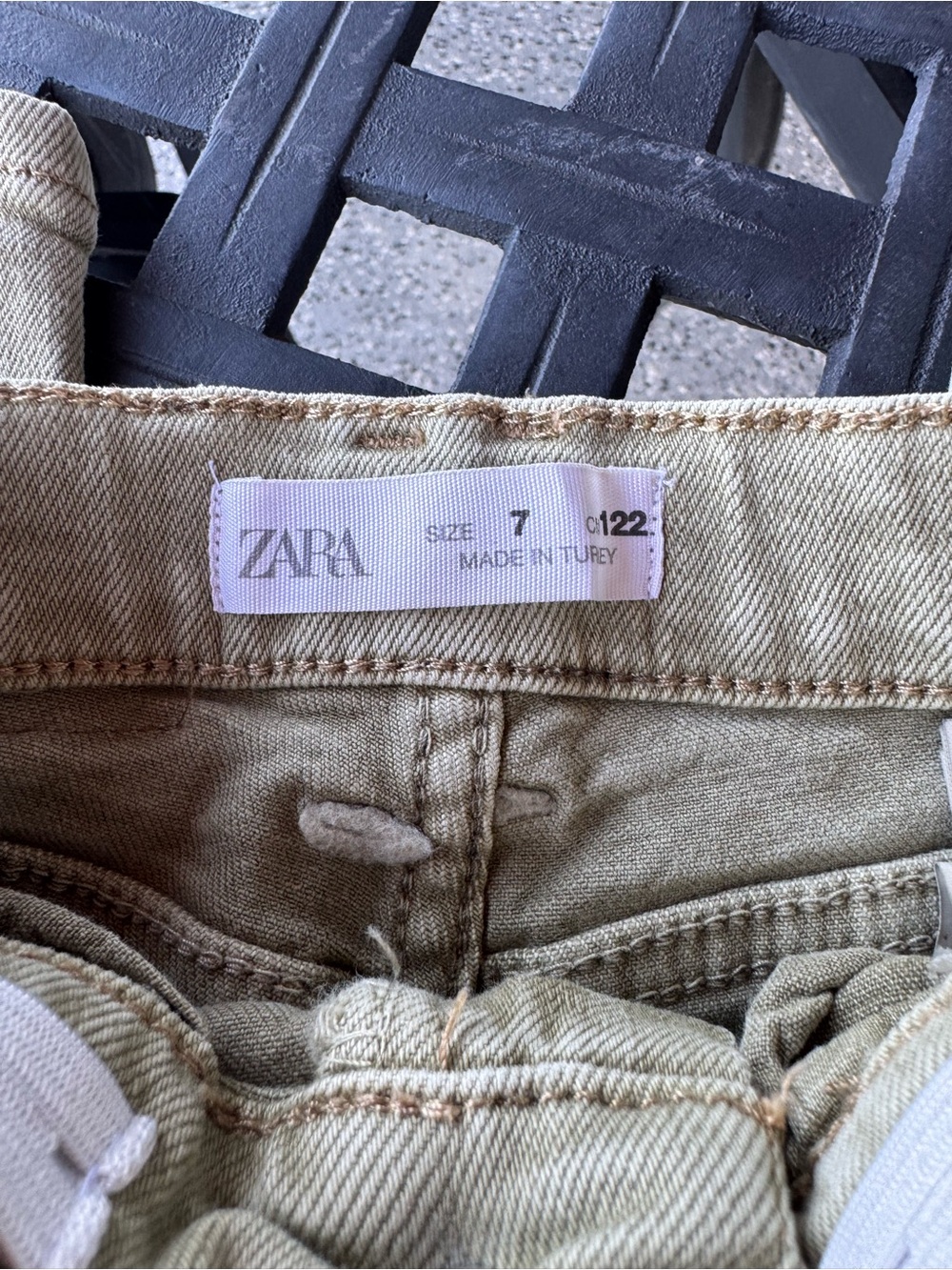 Zara Girls Olive Green Cargo Jeans - Classic Utility Style - Size 7 Kids - Picture 8 of 11